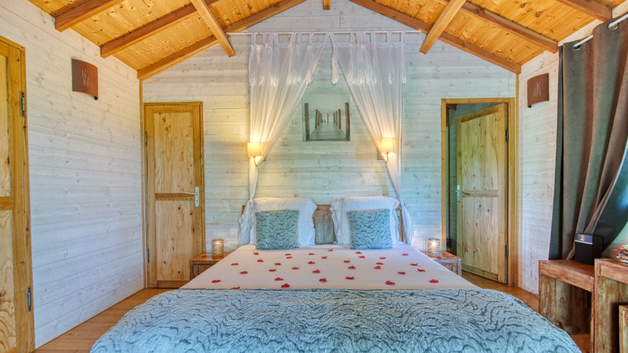 Hébergement AbracadaRoom : Cabane perchée & spa - Image 8