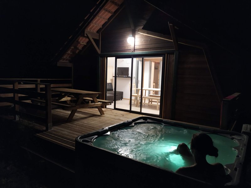 Hébergement AbracadaRoom : Le Chalet Spa de Senaud - Image 1