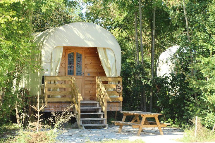 Hébergement AbracadaRoom : Roulotte Western City n°2 - Image 1