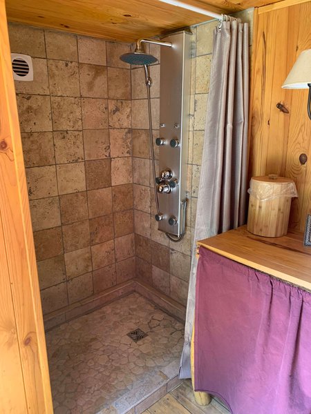 Hébergement AbracadaRoom : La mini roulotte - Image 7