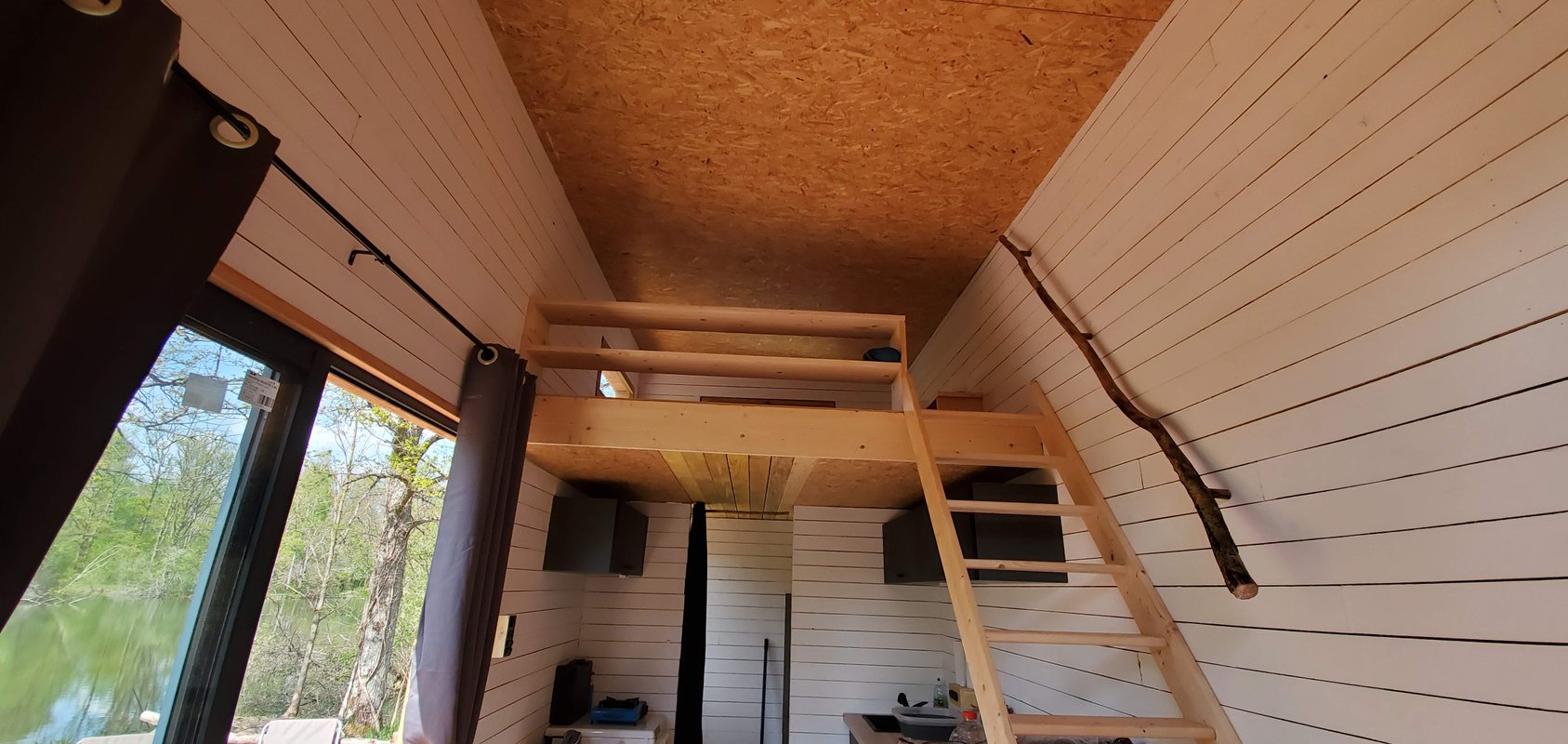 Proche provins tiny house au bord de l’eau · forêt à Soisy Bouy (3)