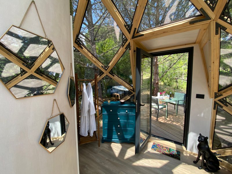 Hébergement AbracadaRoom : Zome haut-de-gamme & Spa - Image 32