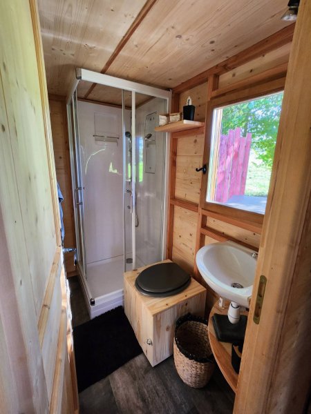 Hébergement AbracadaRoom : roulotte avec jaccuzi privé - Image 10