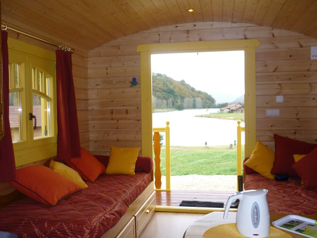 Hébergement AbracadaRoom : La Roulotte Jaune - Image 4