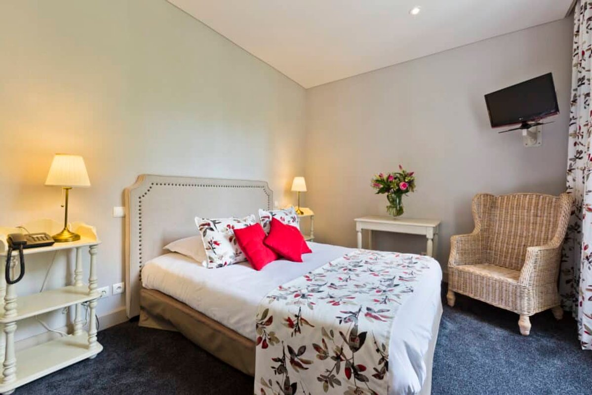 Chambre deluxe... la Versaillaise à Bourbon-L'archambault (4)