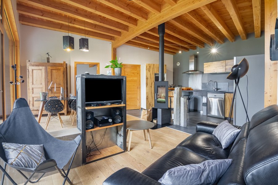 Hébergement AbracadaRoom : La Bulle de Pierre avec Spa privatif - Ecolodge au milieu des volcans - Image 7