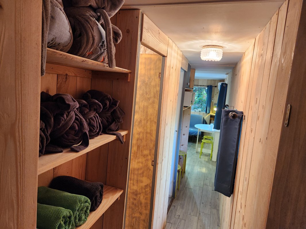 Le Truck-Lodge et SPA privatif LE BERLIET GAK à Saint-Andiol (8)