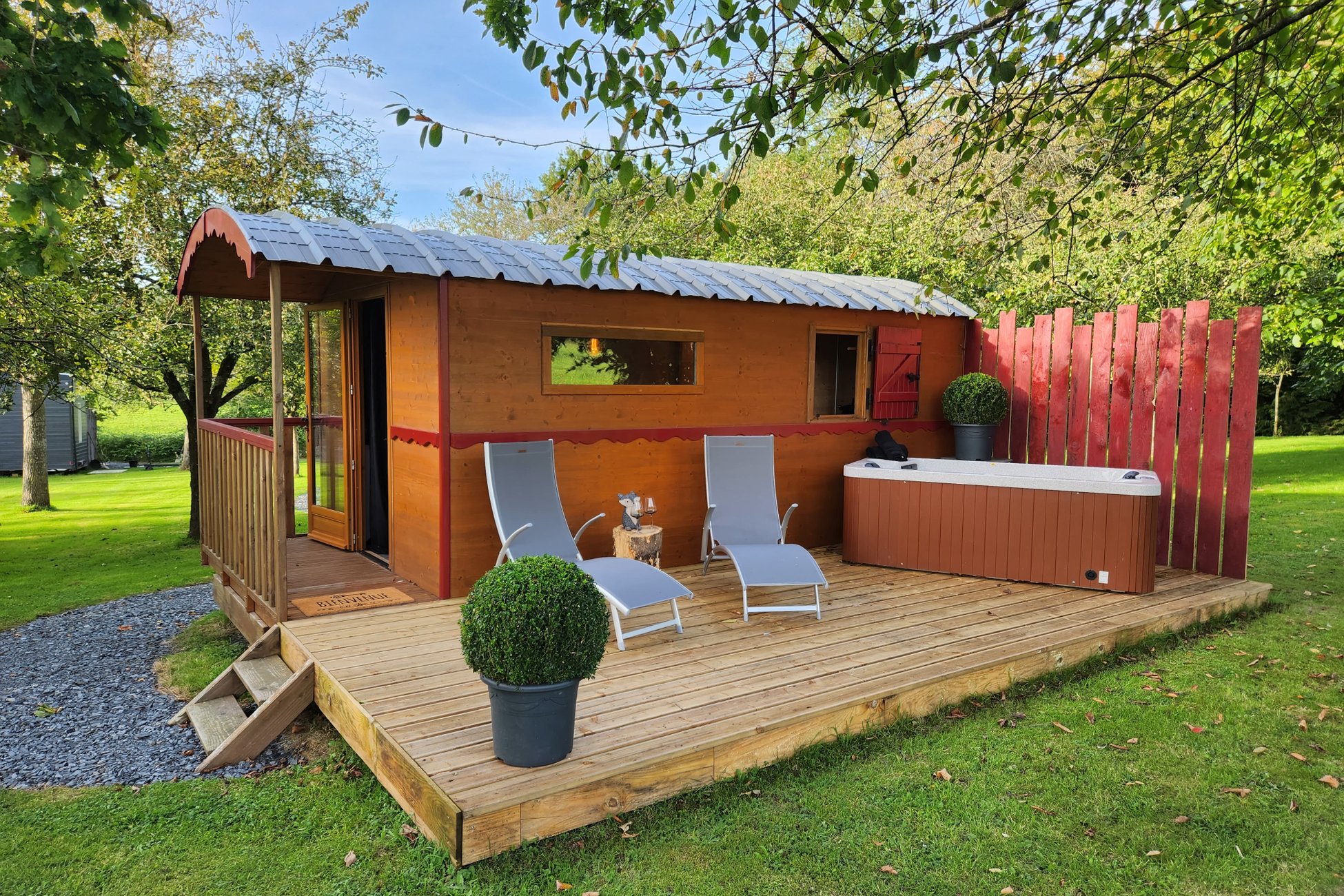 Hébergement UnicStay : La Roulotte & spa à Saint-Jean-D'elle