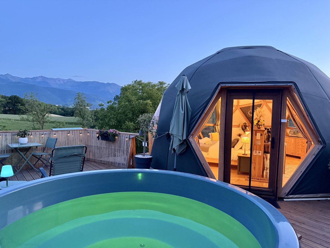 Le dôme avec spa privatif et vue sur les Pyrénées à Asson (56)