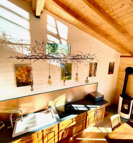 Hébergement AbracadaRoom : Terrasse sur l’eau, gîte en châtaignier - Image 5