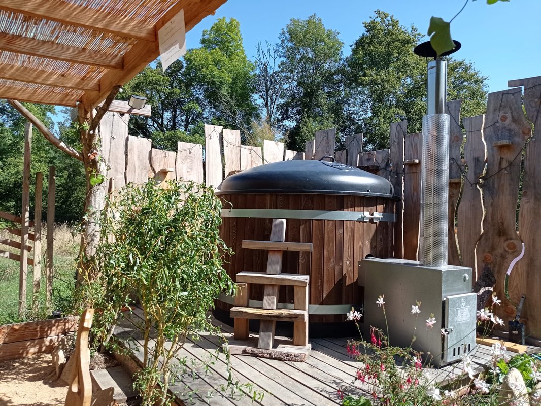 La maison "Sacquet" et son bain nordique à Saint Sulpice Les Feuilles (3)
