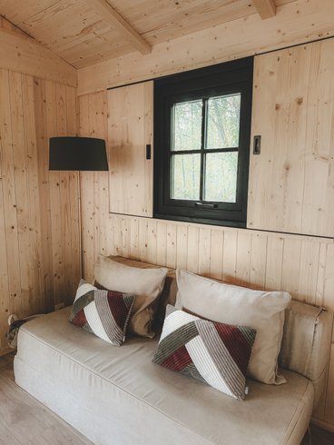 Hébergement AbracadaRoom : Cabane Selva - Lodge sur pilotis au cœur de la nature, calme & bien-être, réservé aux adultes • linge & ménage inclus • climatisation réversible • cuisine équipée - Image 6