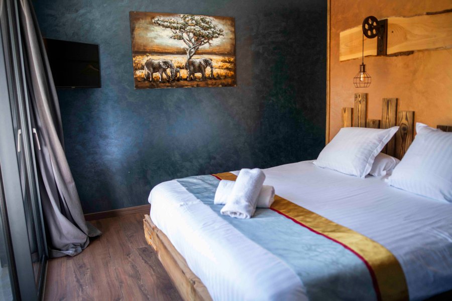 Hébergement AbracadaRoom : Villa XXL Safari avec Piscine - Image 6