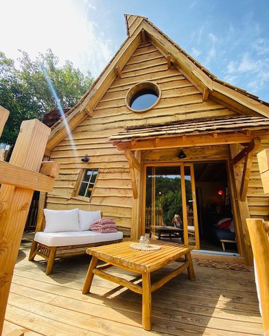 Hébergement AbracadaRoom : Le Repaire du dragon, château féérique avec SPA - Image 2