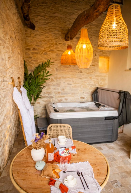 La Grange - Chambre intimiste & spa - Tavel à Tavel (32)
