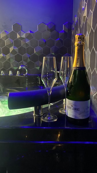 Hébergement AbracadaRoom : Dormez sous la Lune Bleue – Séjour magique & jeu immersif - Image 19