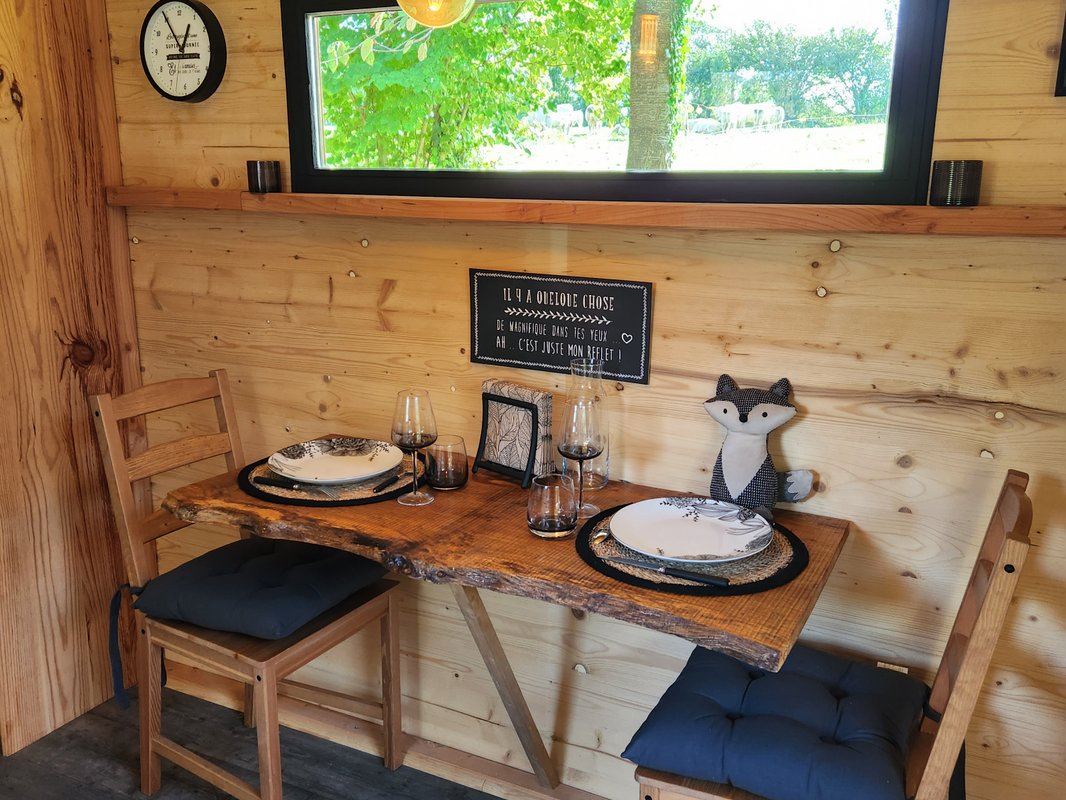 La Roulotte & spa à Saint-Jean-D'elle (8)