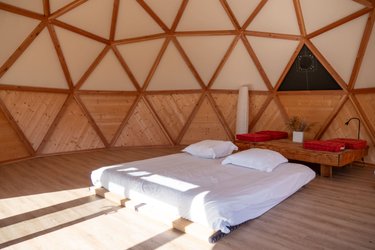 Glamping : nos dômes & son lac privé à Sadirac (3)