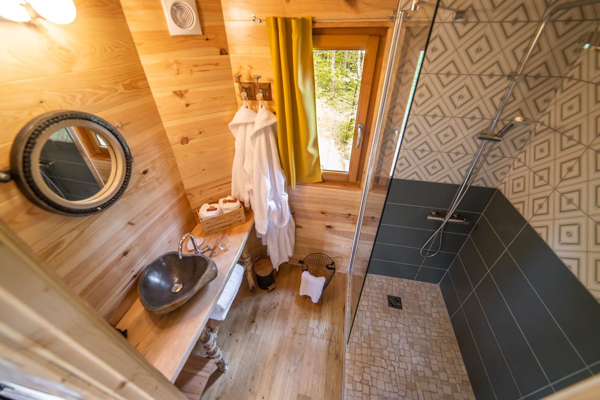 Cabane avec spa "Cocoon" à Lamothe-Fénelon (11)