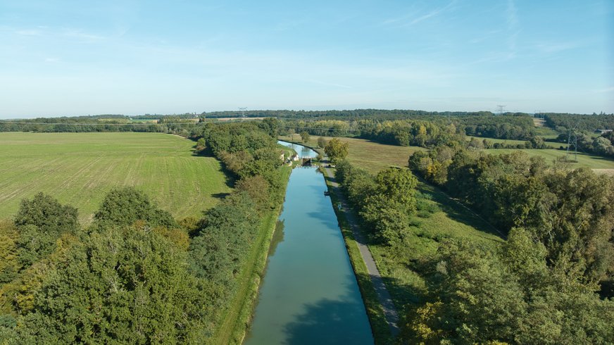 Hébergement AbracadaRoom : Suite Refuge • Écrin de luxe & bain nordique au bord du canal - Image 11