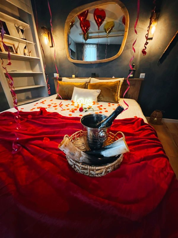 Évasion Scandinave Romantique : Spa XXL & Cinéma à Amiens (3)