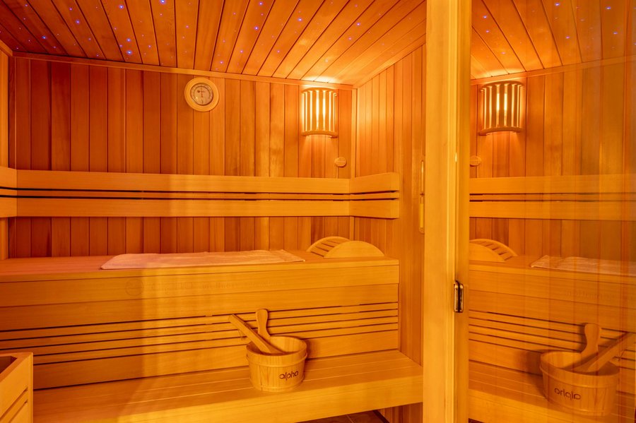 Hébergement AbracadaRoom : Suite Romantique lost paradise  avec spa, sauna et douche bien être - Image 5