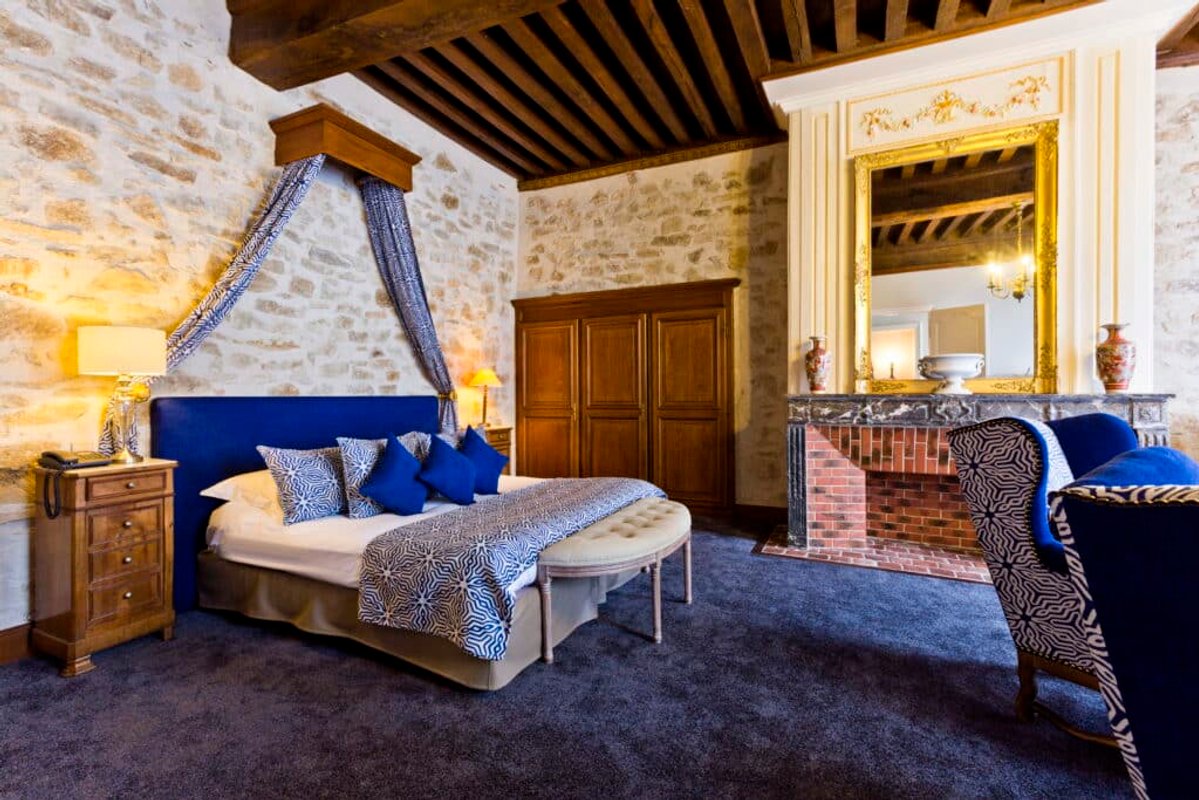 Chambre deluxe... la Versaillaise à Bourbon-L'archambault (1)