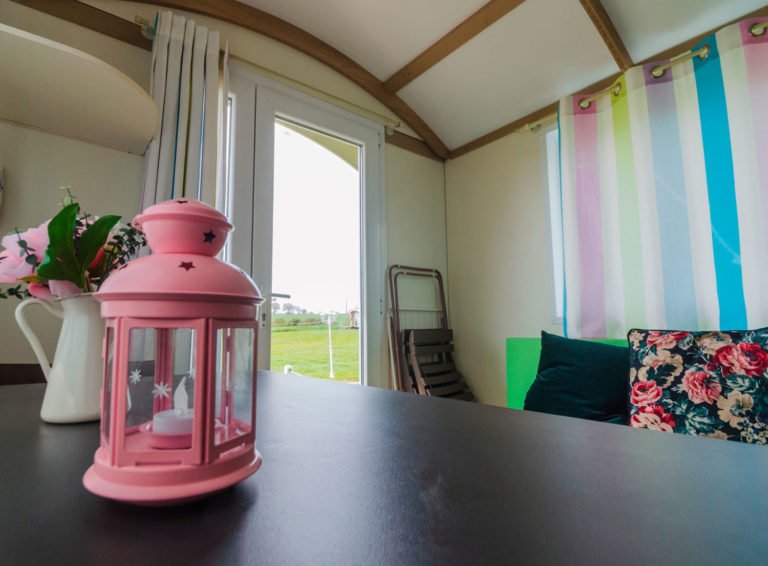 Hébergement AbracadaRoom : Roulotte moderne atypique - Image 11