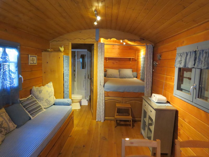 Hébergement AbracadaRoom : Roulotte Isatis - Image 4