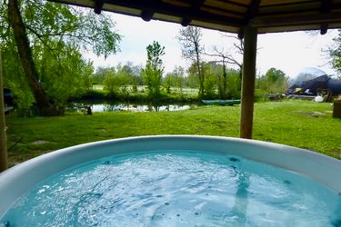 La Bulle au bord de l'eau & Spa à Epagne Epagnette (3)