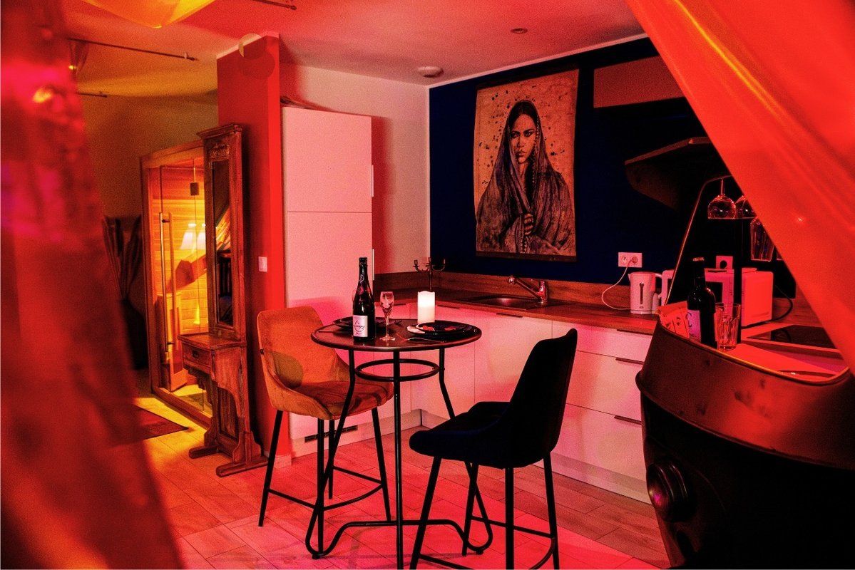 Suite Romantique le secret de Kama avec spa, sauna et douche bien être à Zuydcoote (6)