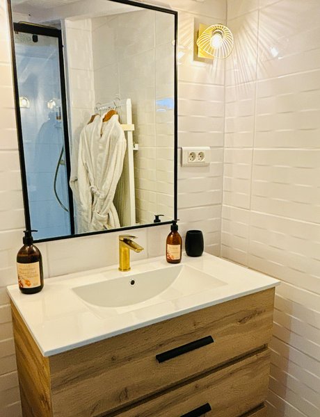 Hébergement AbracadaRoom : Chalet Romantique & Spa - Image 17