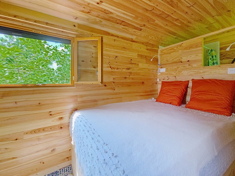 Hébergement AbracadaRoom : Roulotte l'âne au salon en Armagnac & Spa - Image 5