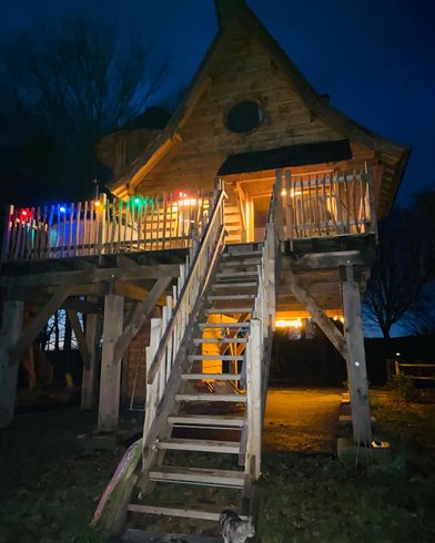 Hébergement AbracadaRoom : Le Repaire du dragon, château féérique avec SPA - Image 28