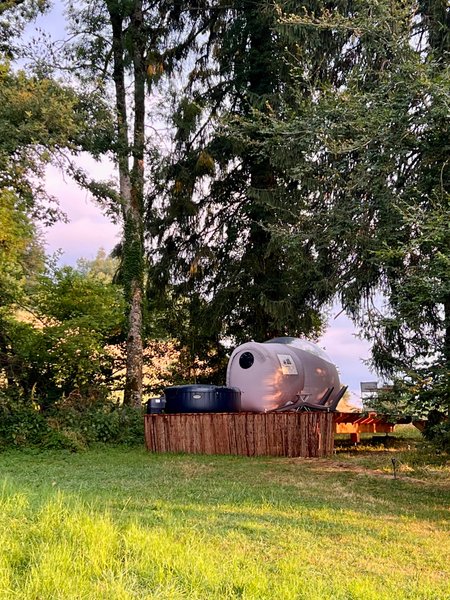 Hébergement AbracadaRoom : Bulle transparente et son spa - Image 5