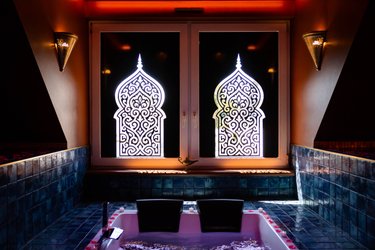 Le Palais des Mille et Une Nuits - Love Room, Jacuzzi, Pièce Secrète à Scheibenhard (3)