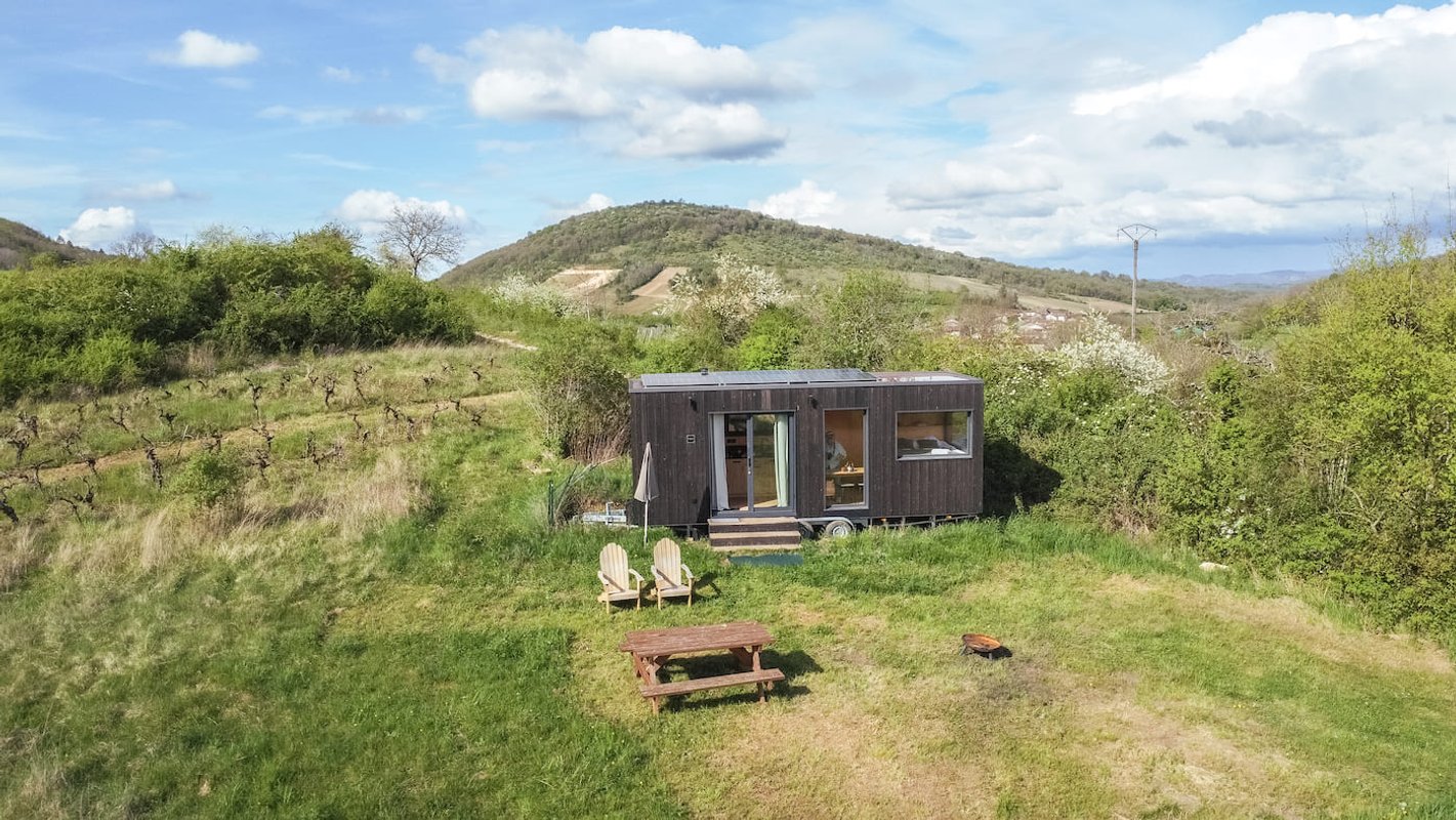 Parcel Tiny House - montagnes et vignes dans l'AOC du Bugey à Revonnas (14)