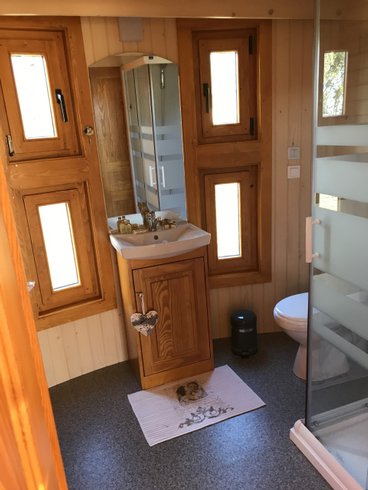 Hébergement AbracadaRoom : Tiny House & Spa - Image 21