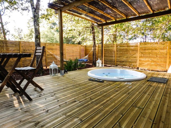 Domaine AbracadaRoom : L'Haute en Couleur Cabanes Spas - Image 4