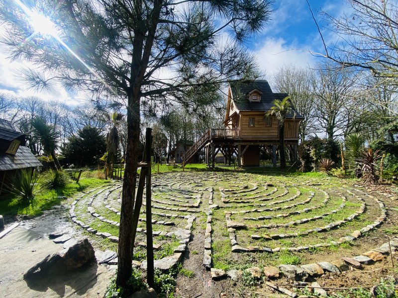 Hébergement AbracadaRoom : Le Repaire du dragon, château féérique avec SPA - Image 41