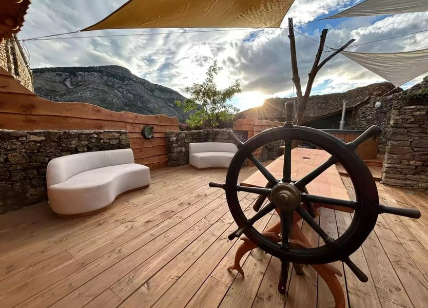 Hébergement AbracadaRoom : La Yourte Nature et sa vue panoramique - Image 3