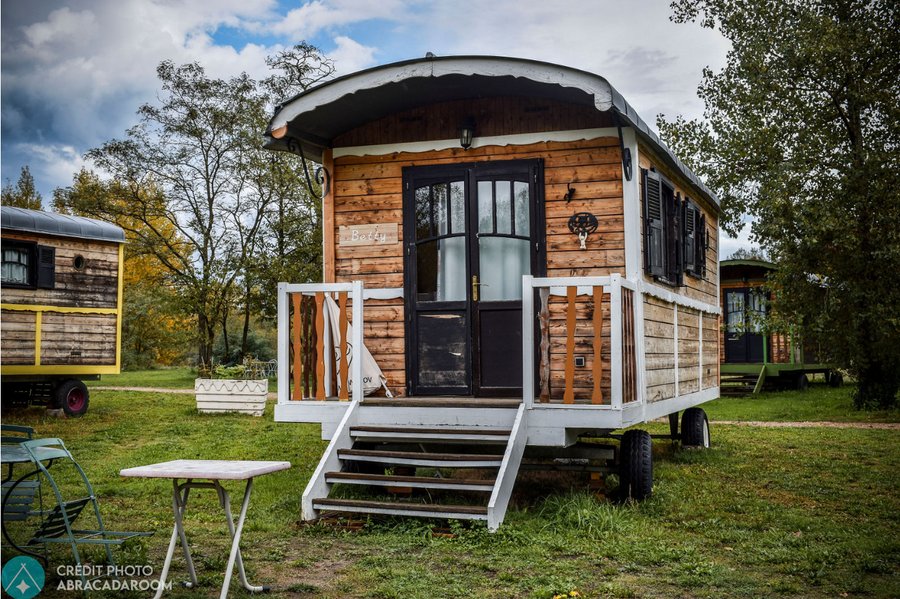 Hébergement AbracadaRoom : La roulotte de Campagne - Image 1