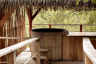 Cabane Spa Refuge à Chassey-Lès-Montbozon (2)