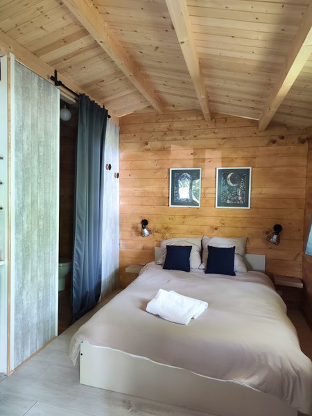 Hébergement AbracadaRoom : Chalet Astral - Une parenthèse au bord de l’eau - Image 3