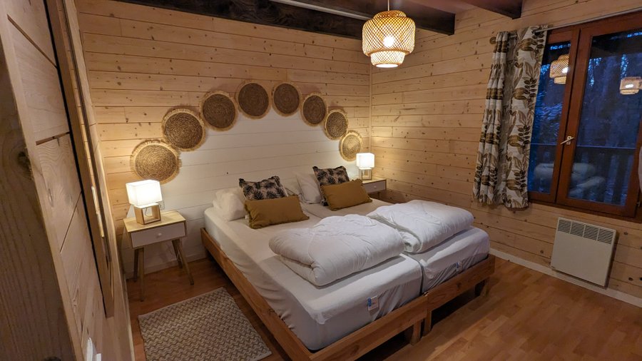 Hébergement AbracadaRoom : Chalet bois Hulotte avec SPA - Image 3