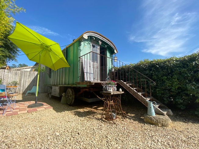 Hébergement AbracadaRoom : Une Roulotte à la Campagne - Image 1