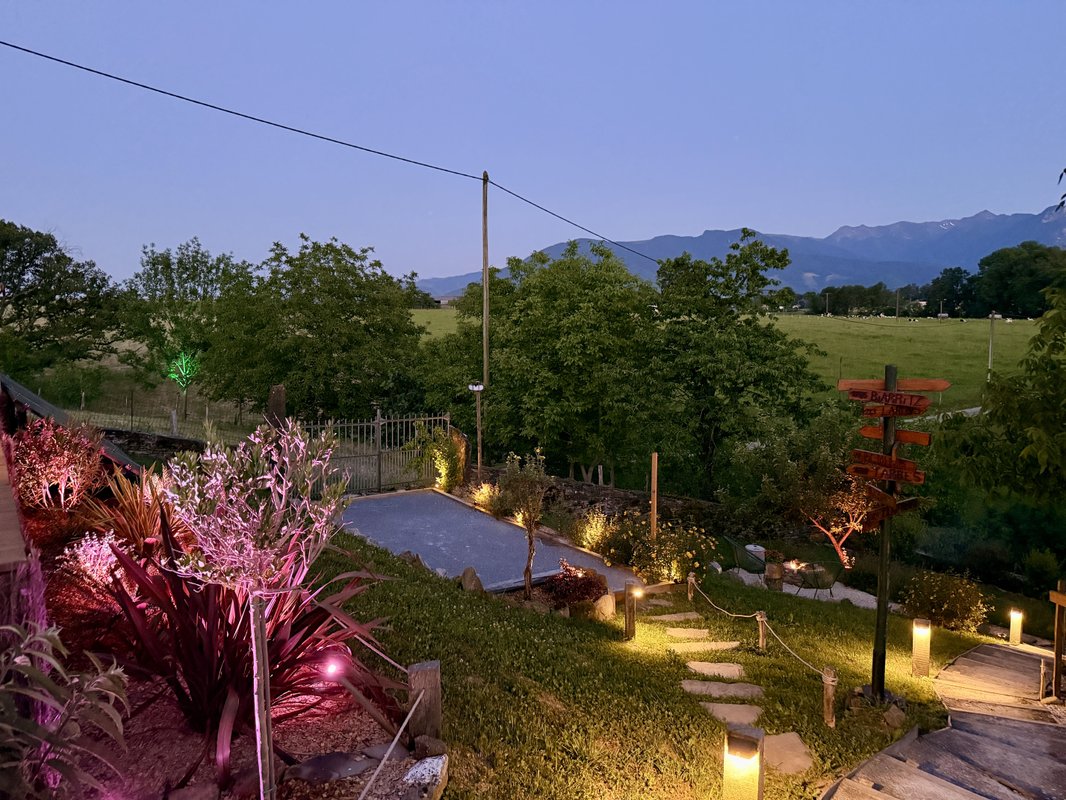 Le dôme avec spa privatif et vue sur les Pyrénées à Asson (57)