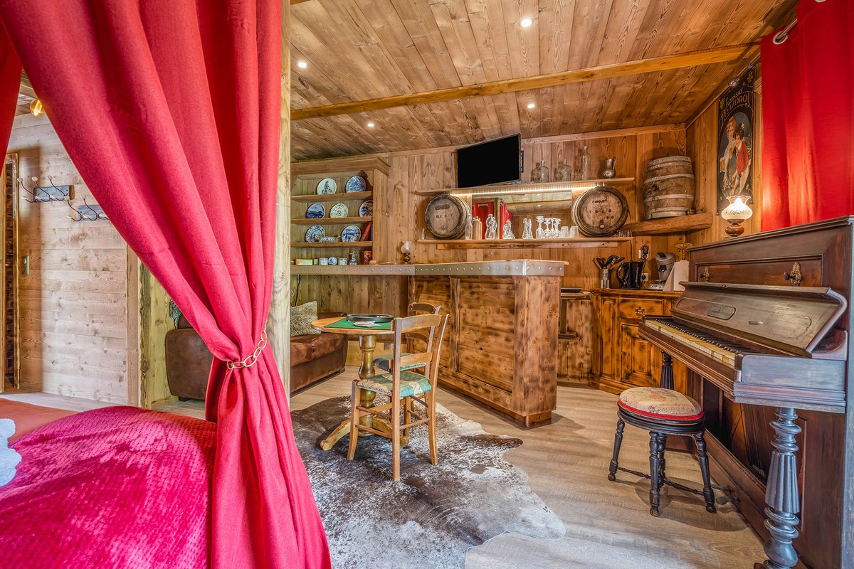 Cabane Le Saloon & Spa à Le Biot (15)