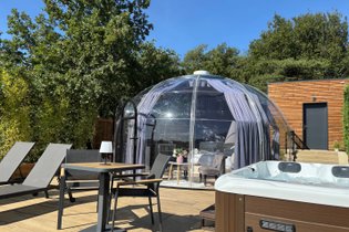 La Bulle StélléA SPA Privatif, Domaine CollinéA en Drôme Des Collines