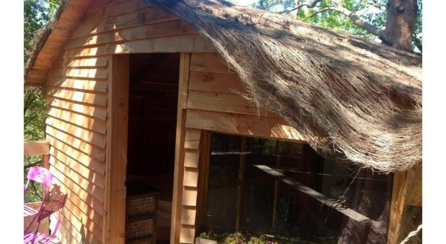 entree-cabane-camille-mas-des-pins